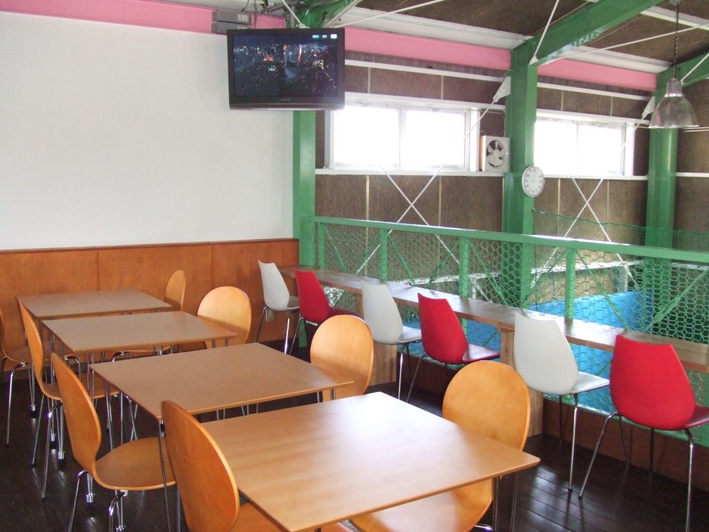 KIDS FASHION & CAFE トランぽりん